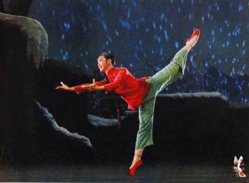 高中毕业学校不发毕业证怎么办
